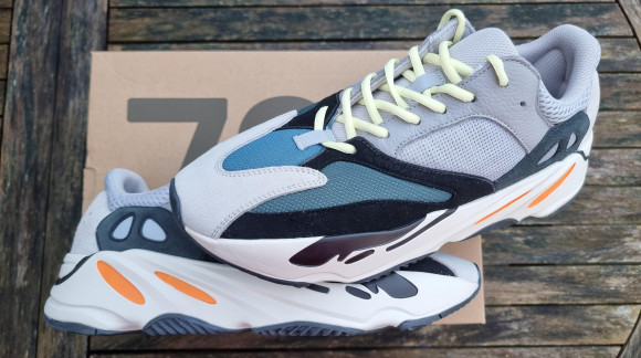 The Rise of Replica YEEZY BOOST 700 Sneakers: A Detailed Guide